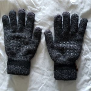Touchscreen gloves